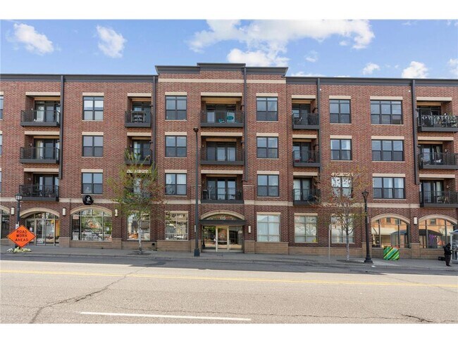 Building Photo - 15 E Franklin Ave