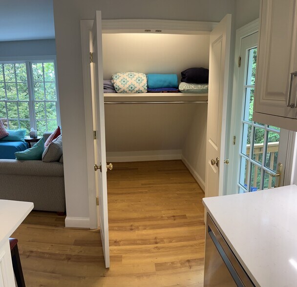 Large walk-in closet + storage area - 332 Lamont Dr