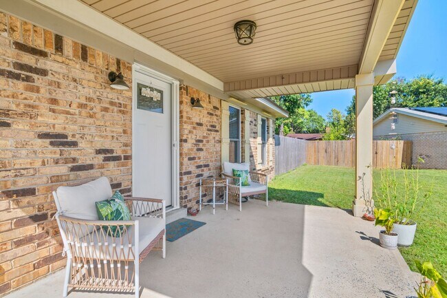 Building Photo - 4570 Yacht Harbor Dr