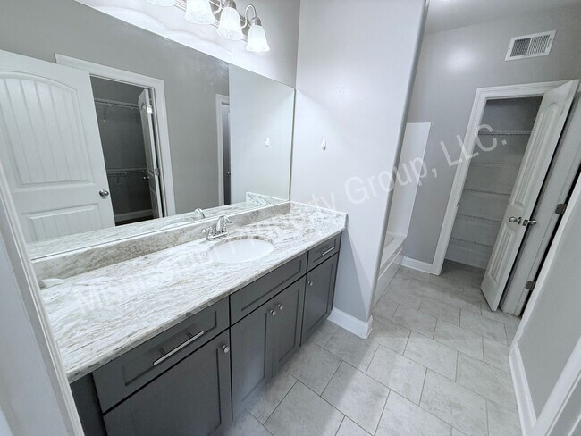 Building Photo - 4BR/4.5BA For Rent