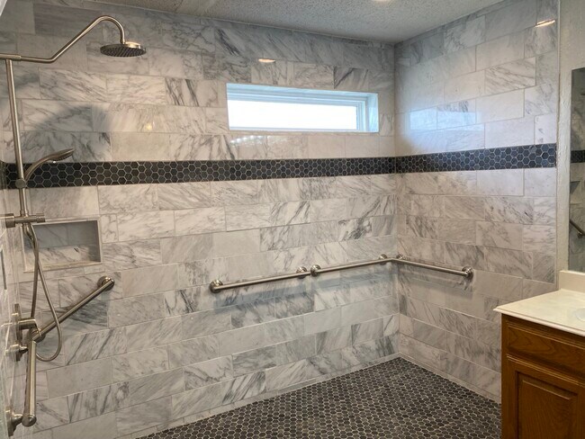 Building Photo - 3136 Braford Dr