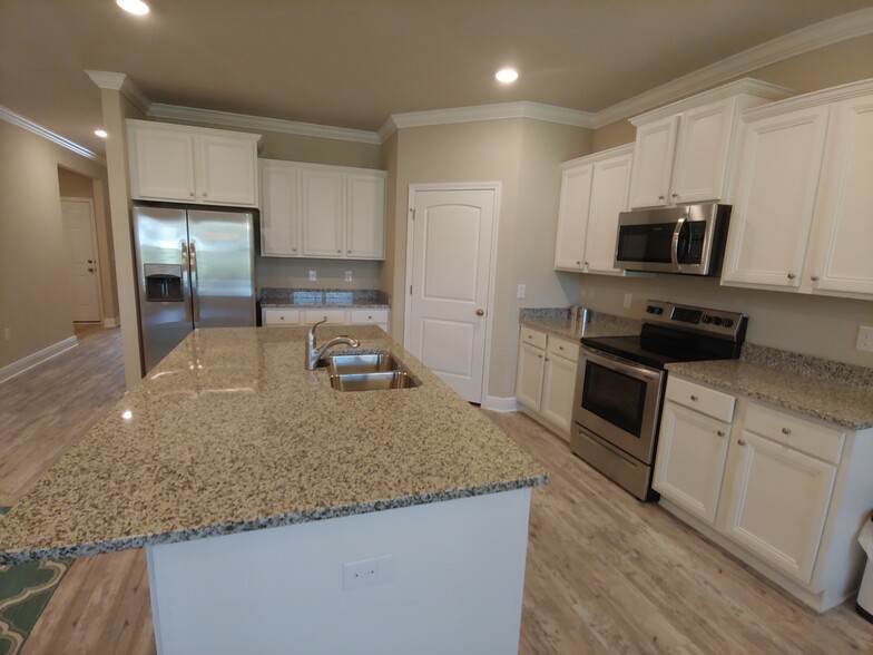 Kitchen - 133 Stonegate Drive