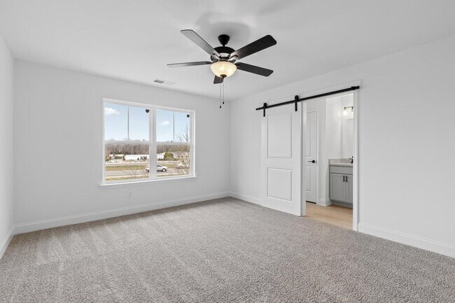 Building Photo - Beautiful 3-Bed Townhome at James Creek, Now Offering ONE MONTH FREE RENT!!!