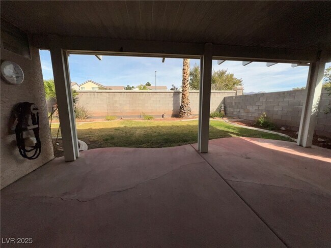 Building Photo - 7916 Thorne Pine Ave