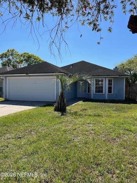 Building Photo - 11170 Wandering Oaks Dr