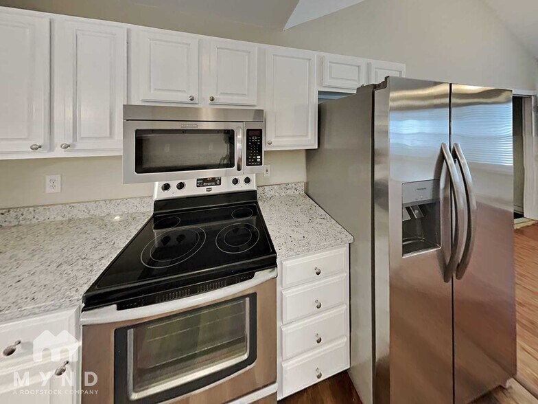 Building Photo - 816 St Andrews Pl