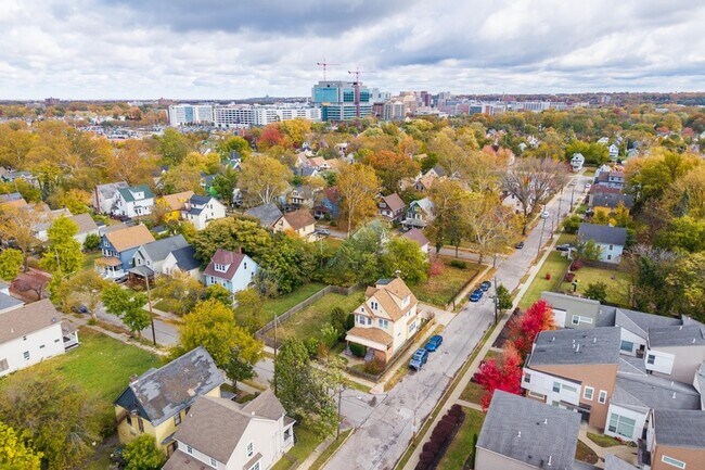 Building Photo - 2257 E 80th St