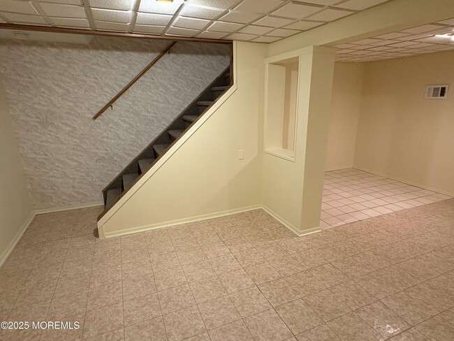 Building Photo - 910 Judy Ct