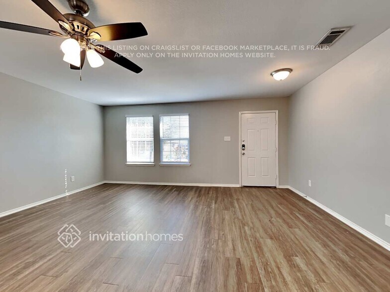 Building Photo - 45 Larkspur Dr