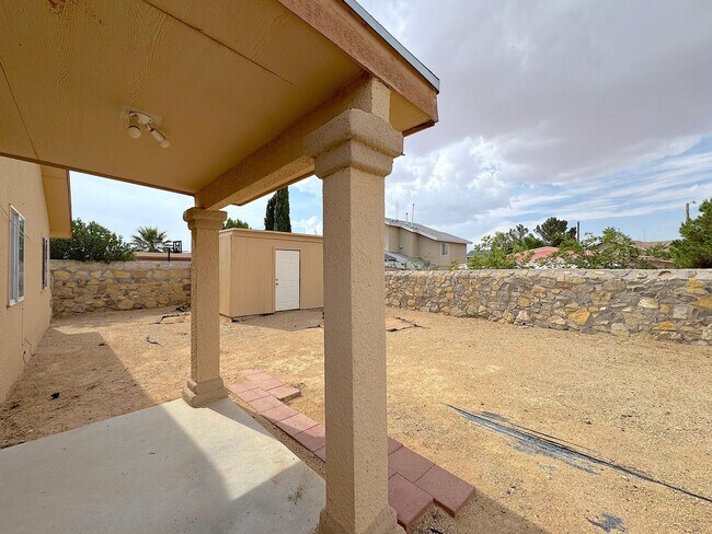Building Photo - 12273 Tierra Maya Dr