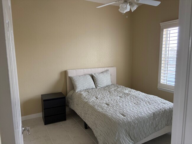 Building Photo - 13450 Emerald Bay Way