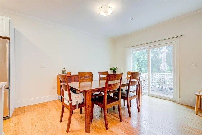 Building Photo - 23 Lily Pond Ln