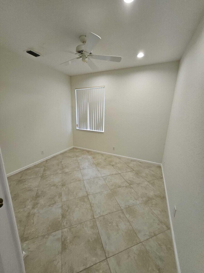 Building Photo - 7835 NW 78th Ave