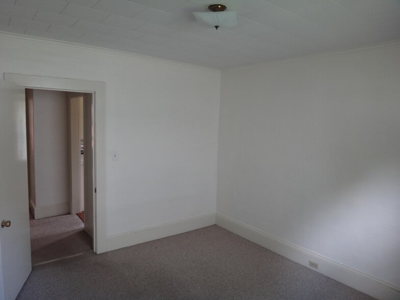 Building Photo - 52 Revell Ave