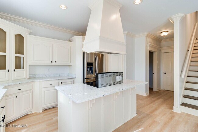 Building Photo - 225 Durham Dr