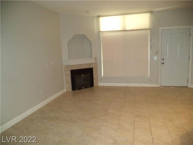 Building Photo - BEAUTIFUL FIRST FLOOR CONDO IN GATED COMMU...