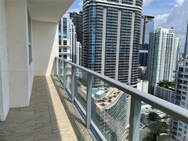 Building Photo - 1155 Brickell Bay Dr