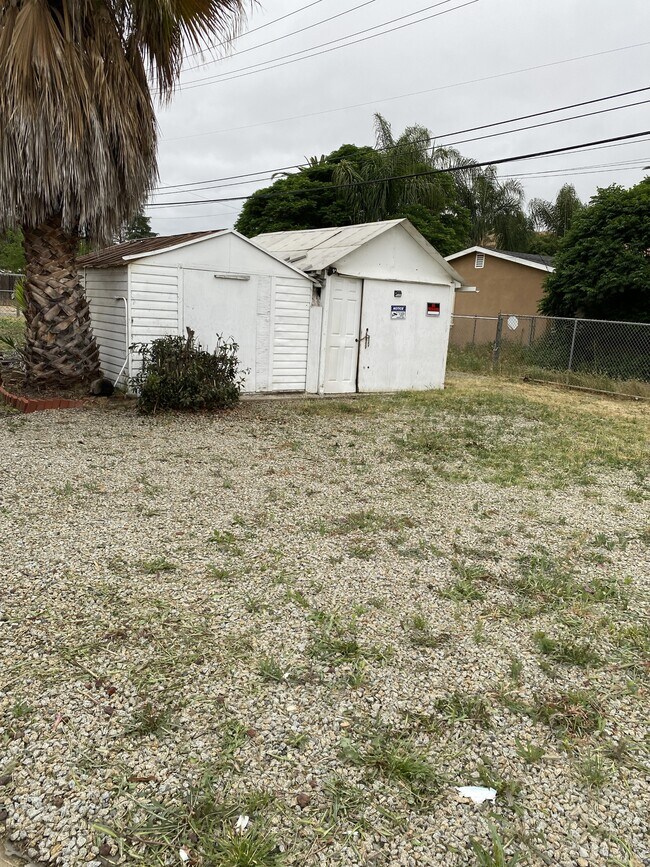 Building Photo - 16510 Lakeshore Dr