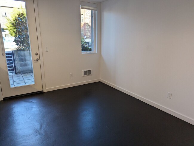 Interior Photo - Thomas Street Lofts