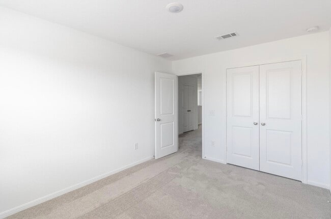 Building Photo - 1052 Greenshank Dr