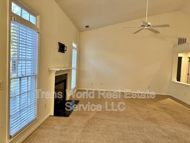 Building Photo - 8595 River Walk Landing