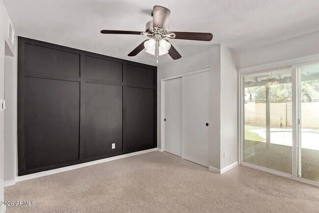 Building Photo - 3710 E Altadena Ave