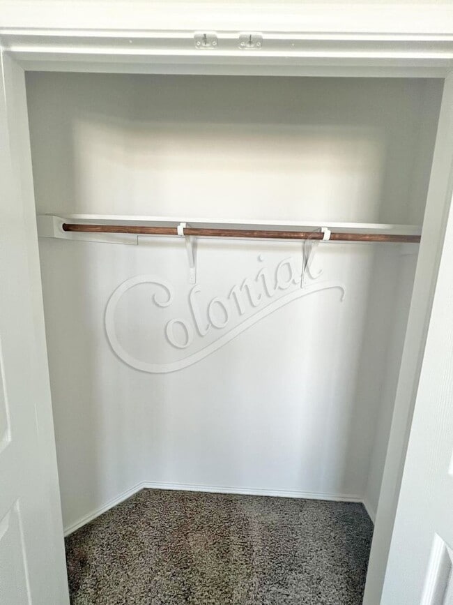 Building Photo - 1307 Cesarina St