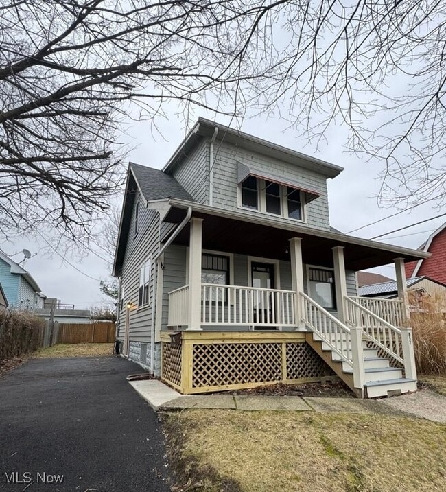 Primary Photo - 857 E 188th St