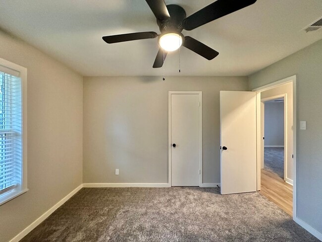 Building Photo - Charming Single-Story Brick Home Available! Whitehouse ISD!