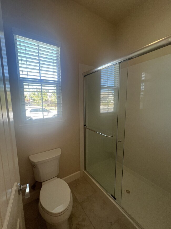 Building Photo - Stunning 4-Bed Lake View Home with Hardwood Floors