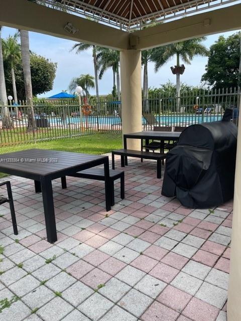 Building Photo - 9340 Fontainebleau Blvd