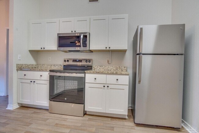 Building Photo - 2136 Ainsdale Ct