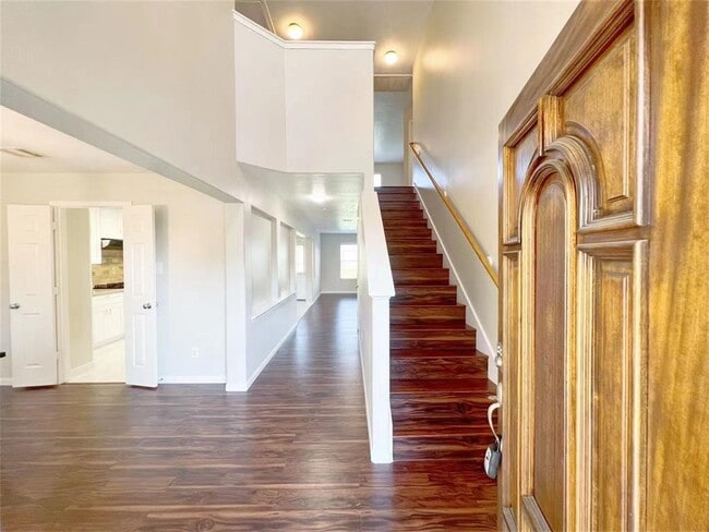 Building Photo - 18102 Red Oak Manor Ln