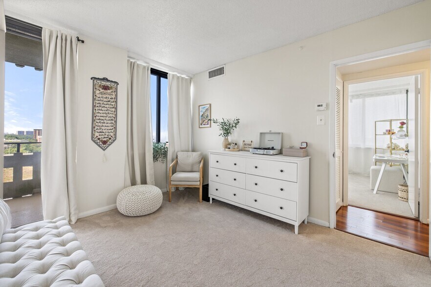 Building Photo - 6301 Stevenson Ave