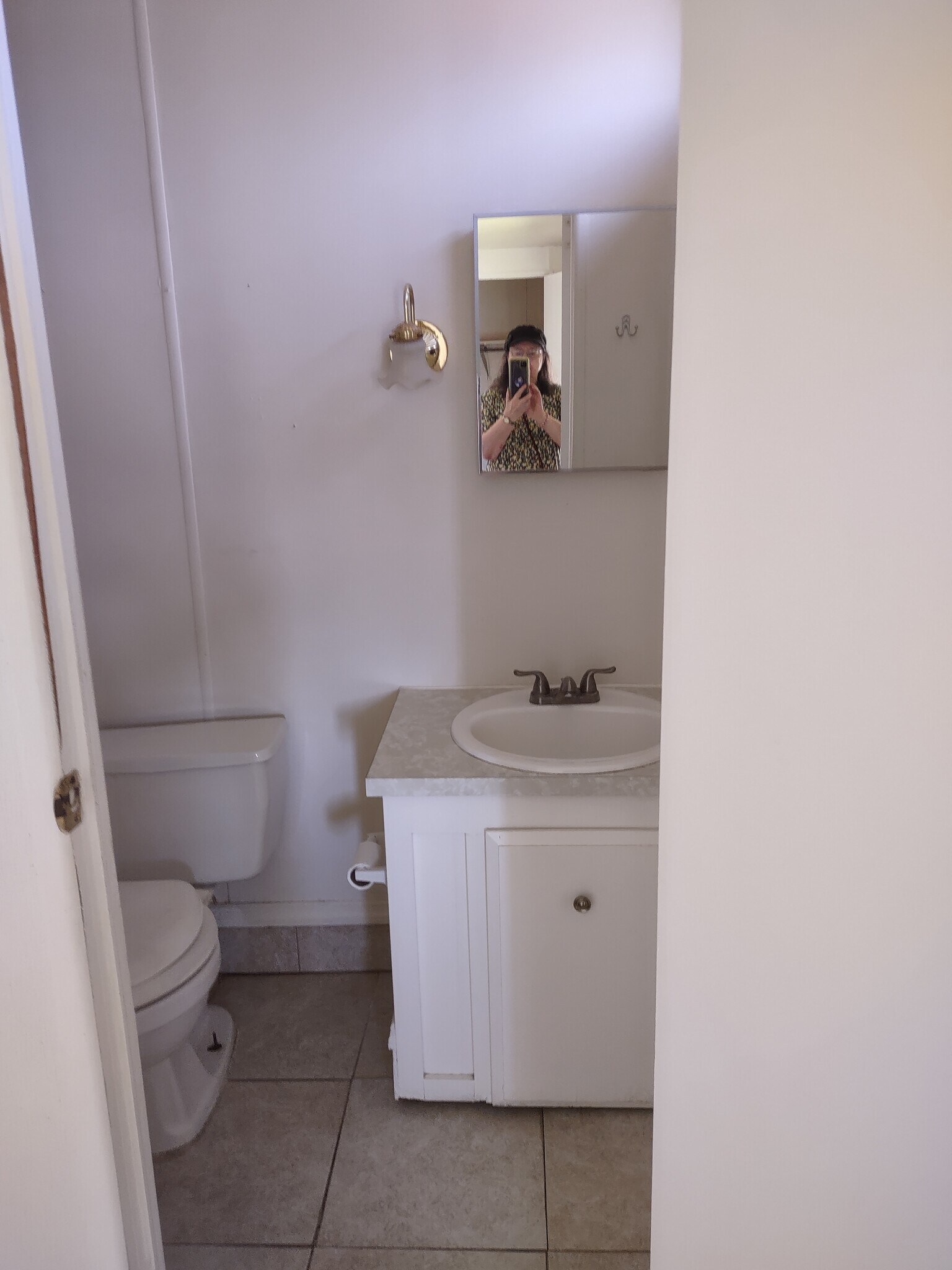 MASTER BATH - 6120 Biscaya Ave