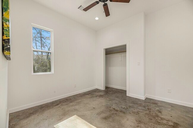Building Photo - 475 Pinnacle
