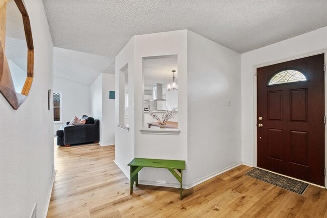 Building Photo - 9826 Briar Ridge Dr