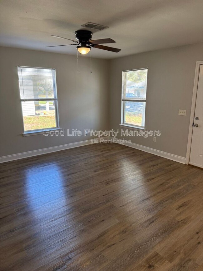 Building Photo - 8444 Chisholm Rd