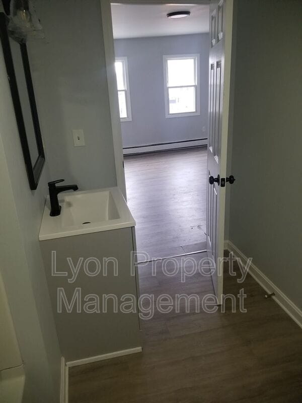 Building Photo - 12 Clark Ct