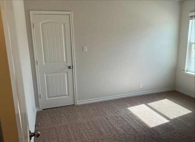 Building Photo - "Charming 4-Bedroom Home with Granite Elegance in San Antonio!"