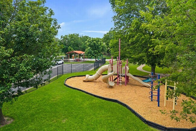 Building Photo - 8902 Magna Carta Loop