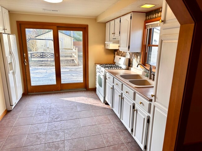 Building Photo - Rutledge Home