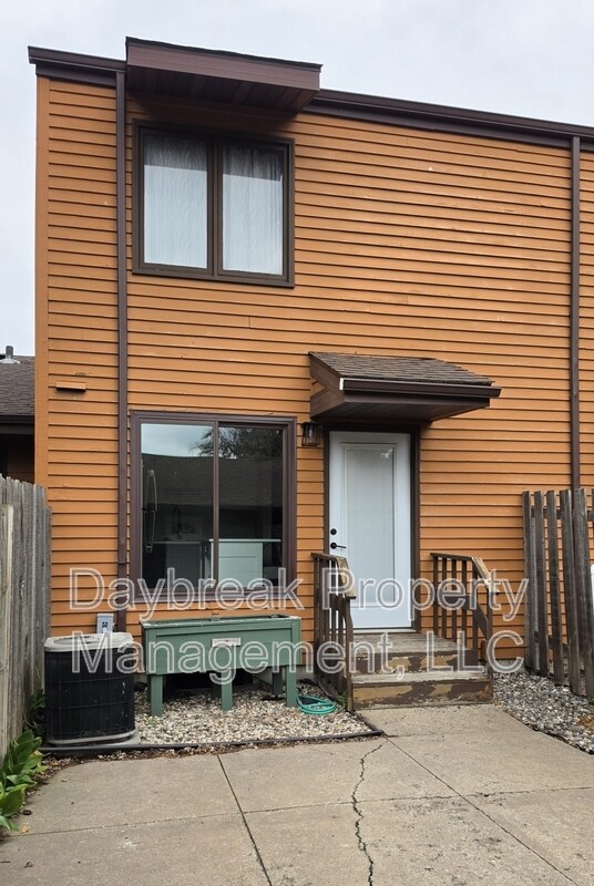 Building Photo - 2229 4th Ave S