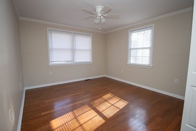 Building Photo - Charming 2-Bed, 1-Bath Home in Forest Acres!