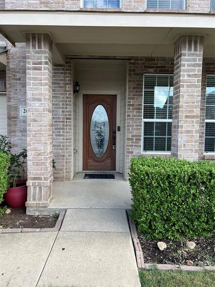 Building Photo - 2028 Valley Forge Trail