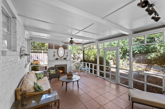 Building Photo - 201 Brookfield Ave