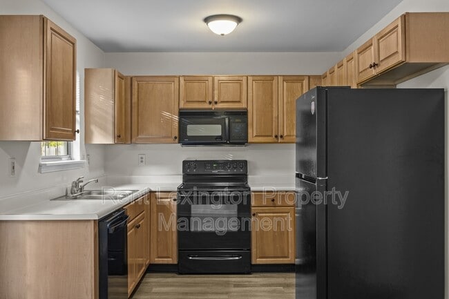 Building Photo - 3175 Kirklevington Dr