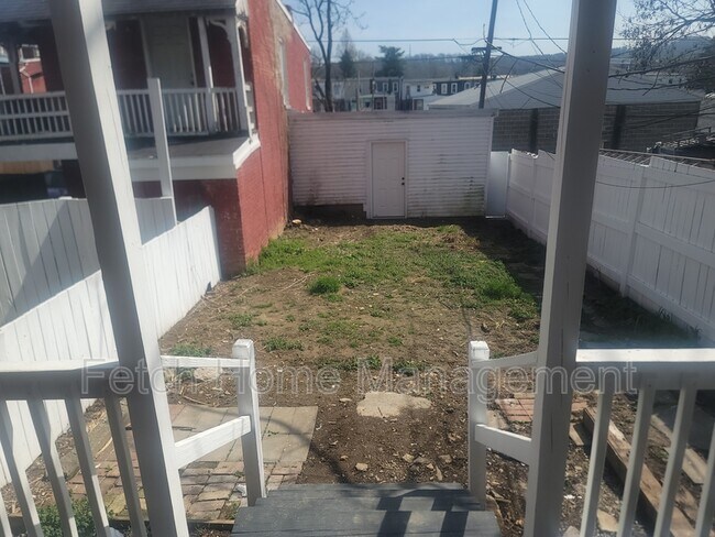 Building Photo - 264 W Cottage Pl