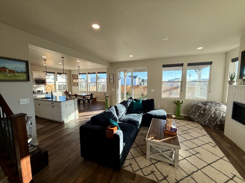 Building Photo - 450 Fairchild St