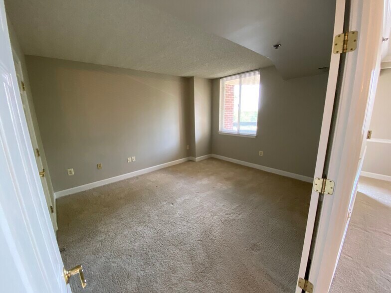 Bedroom - 1276 N Wayne St